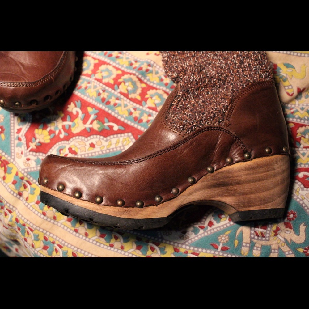 UNIQUE Fabric Upper CLOG BOOTS - NEVER WORN